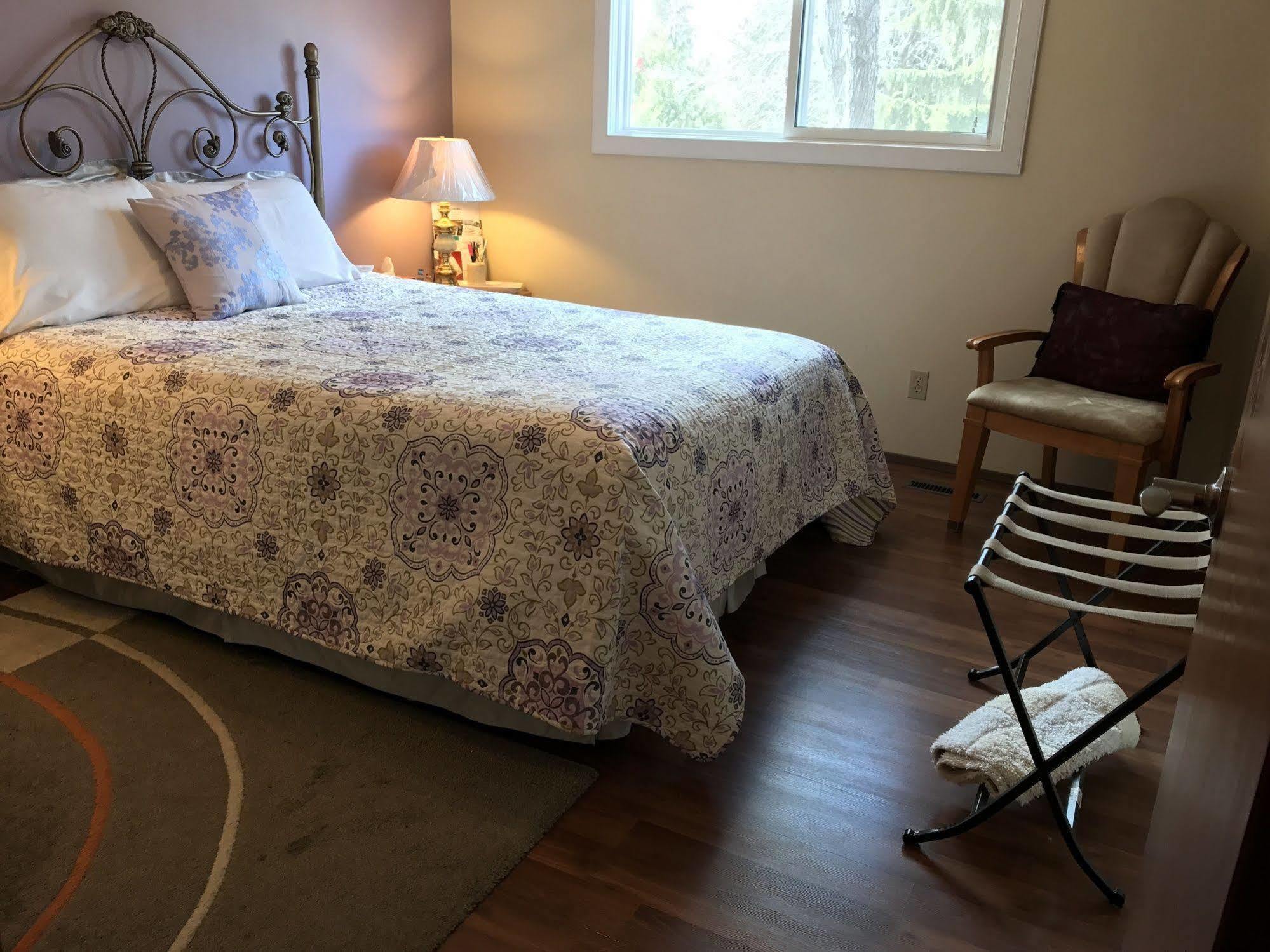 Wild Rose Bed & Breakfast Saskatoon Esterno foto